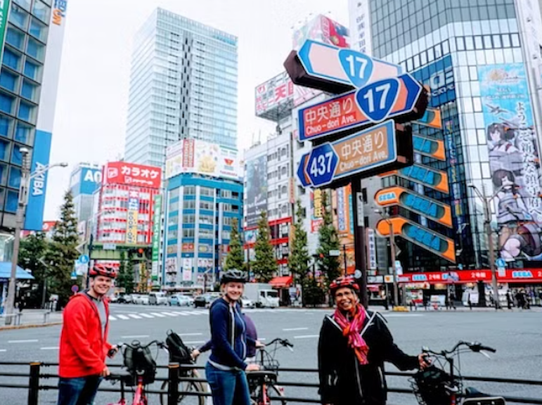 東京の魅力を発見:日本の首都を巡るユニークな電動バイクツアー