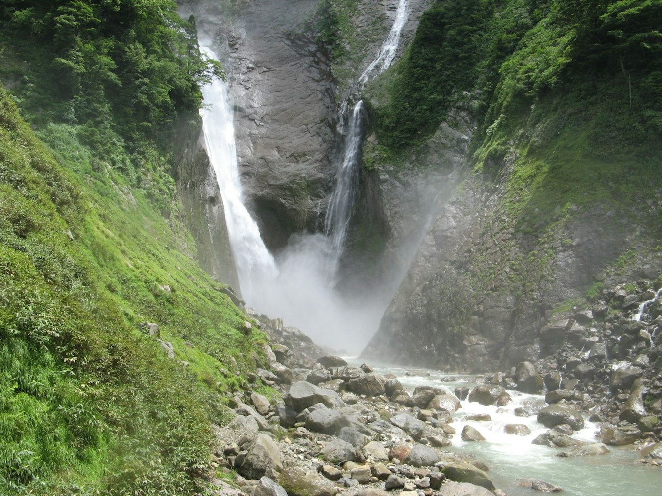 Shomyo Falls