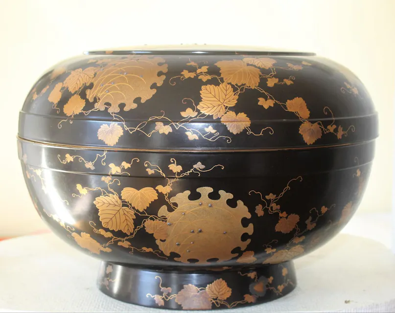 Lacquerware