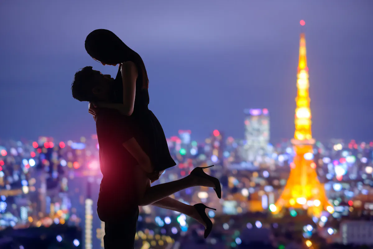 Romantic Lovers with Tokyo Tower Romantic Lovers with Tokyo Tower
