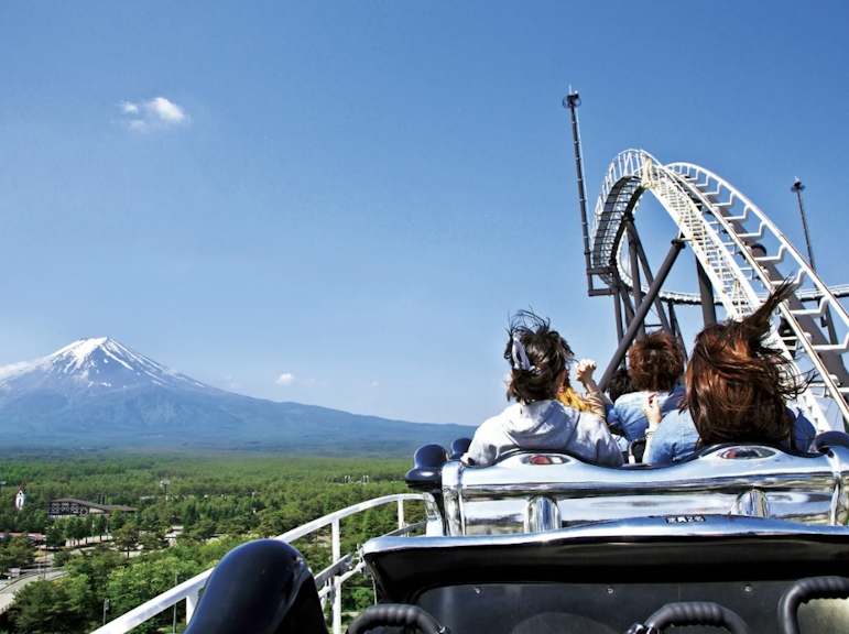 富士急ハイランド入場券:冒険の世界を解き放とう!