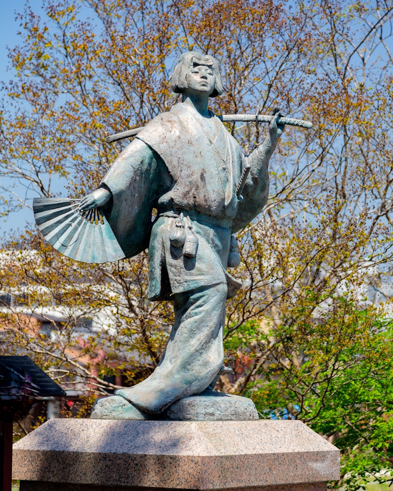 Izumo no Okuni Statue