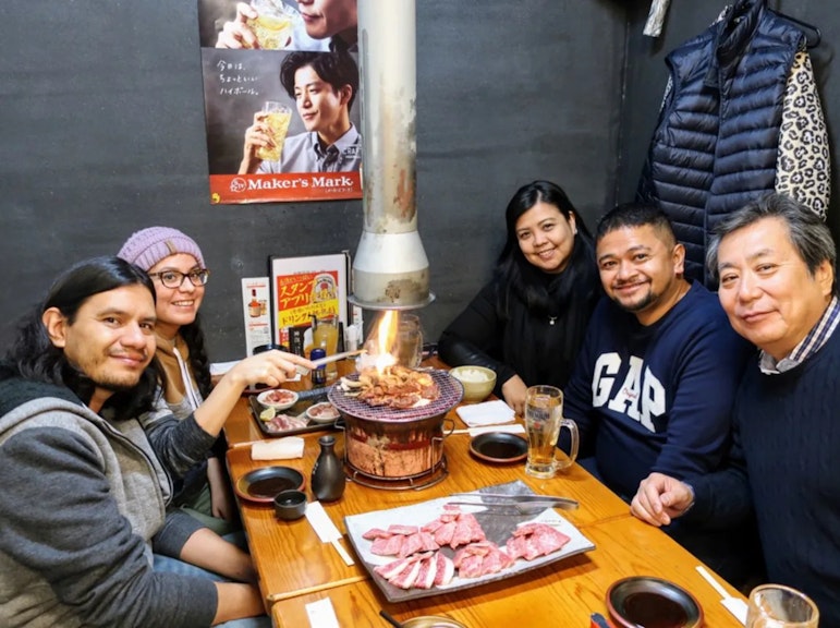 신주쿠 야식 투어: 스시, 와규 등