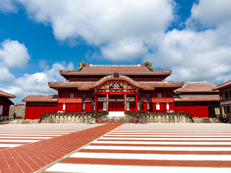 오키나와 발견: 슈리성 및 오키나와 월드 버스 투어