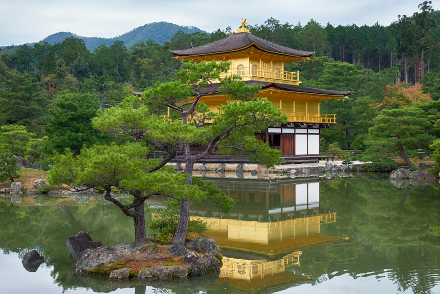 Kyoko-chi (Mirror pond)