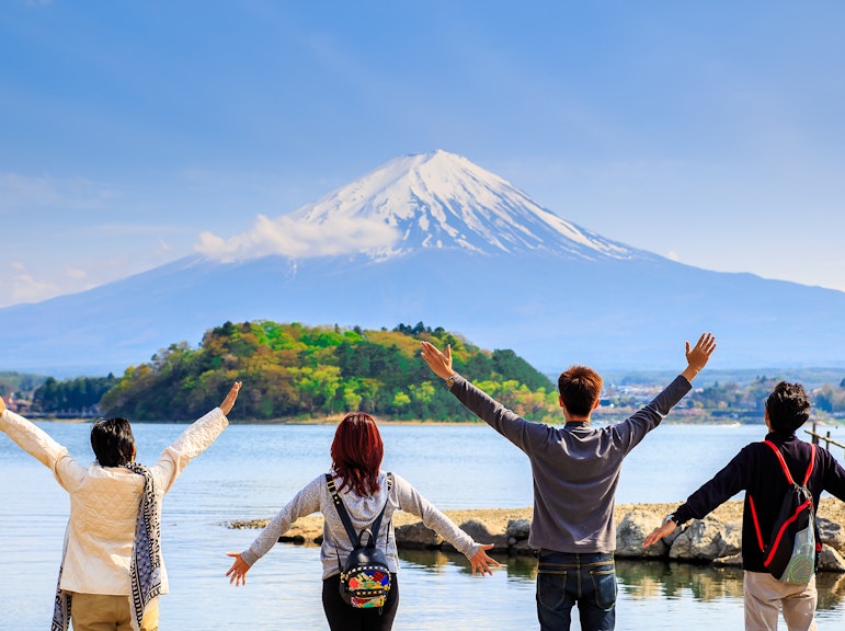 Full-Day Private Tour to Mount Fuji With Local Guide