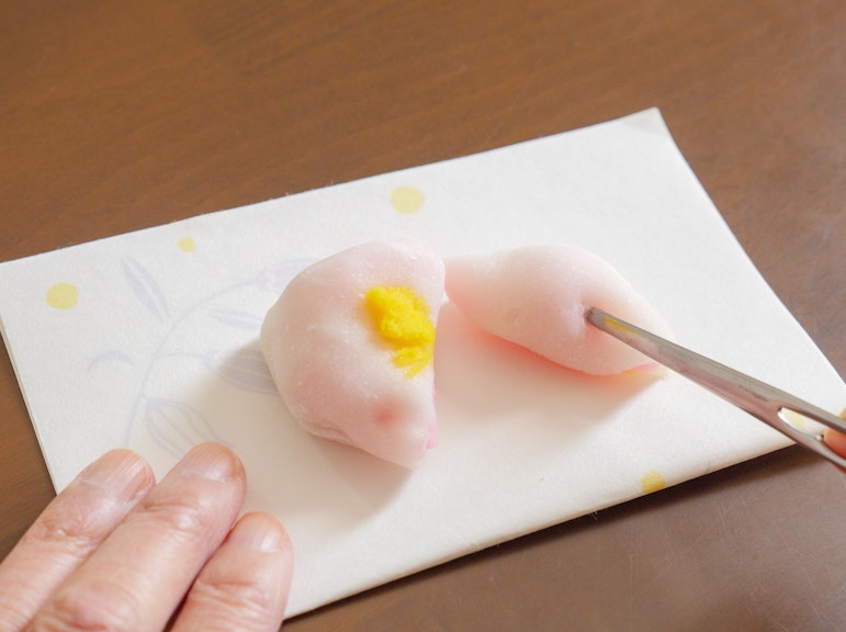 Crafting Traditions in Kanazawa: Ethical Aluminum Animal Candy Sculpting Workshop