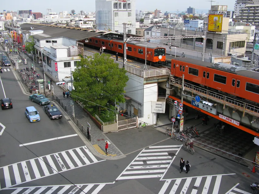 JR West Osaka Loop Line Momodani Station and the 201 series trains
