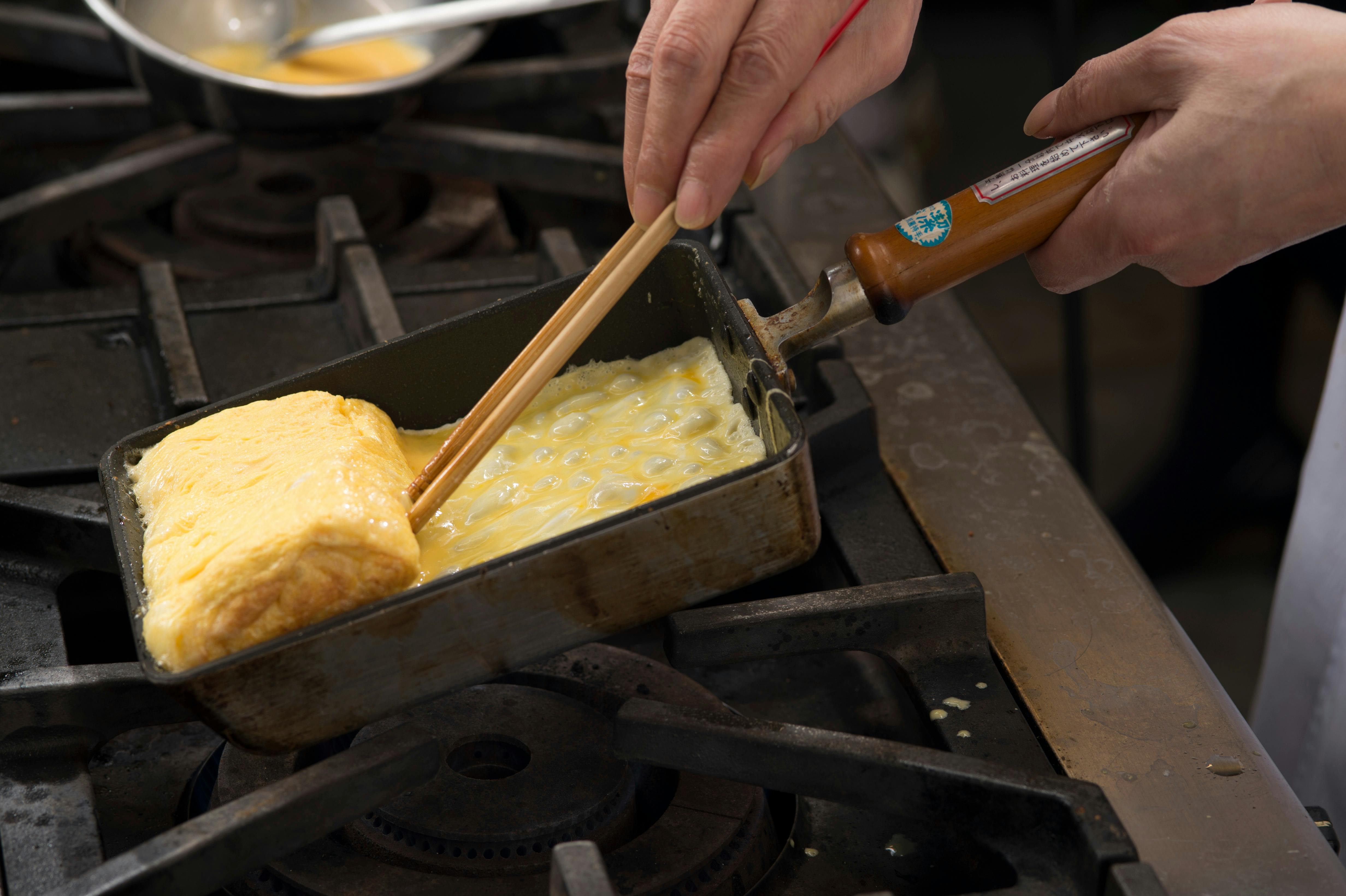 Cooking Dashimaki Tamago