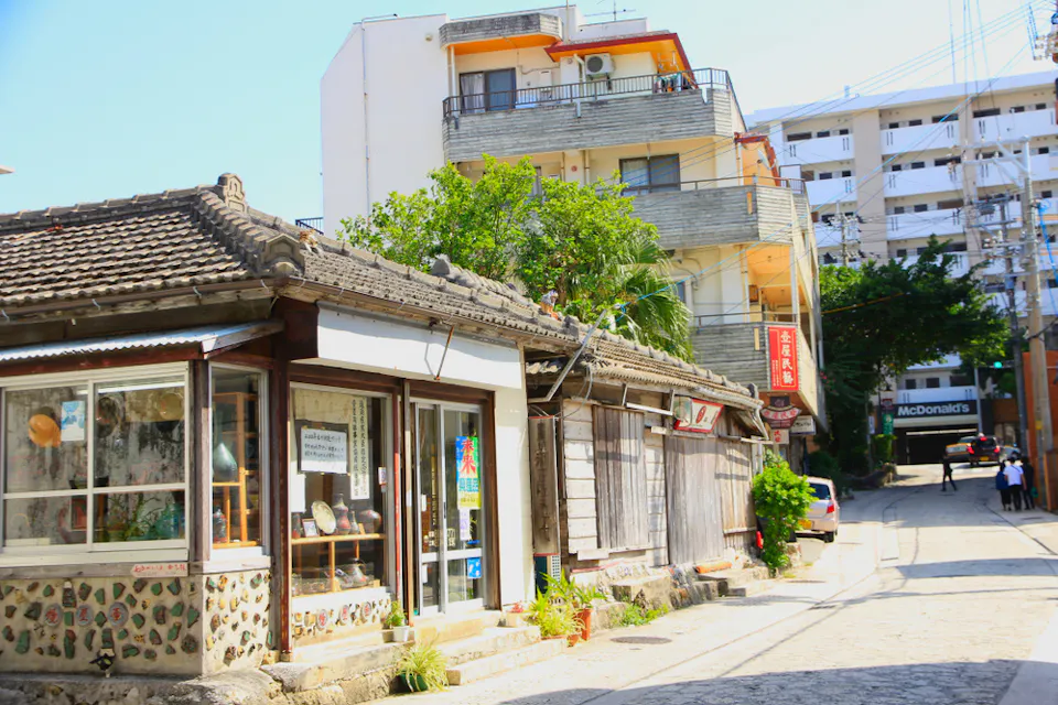 Yachimun Street (Pottery Street) Yachimun Street (Pottery Street)