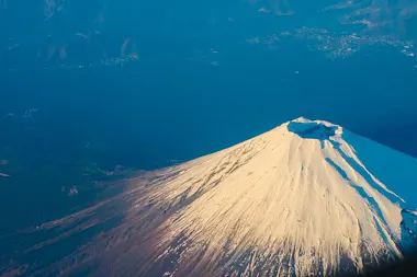 Private Tour to Mt Fuji by Luxury Vehicle