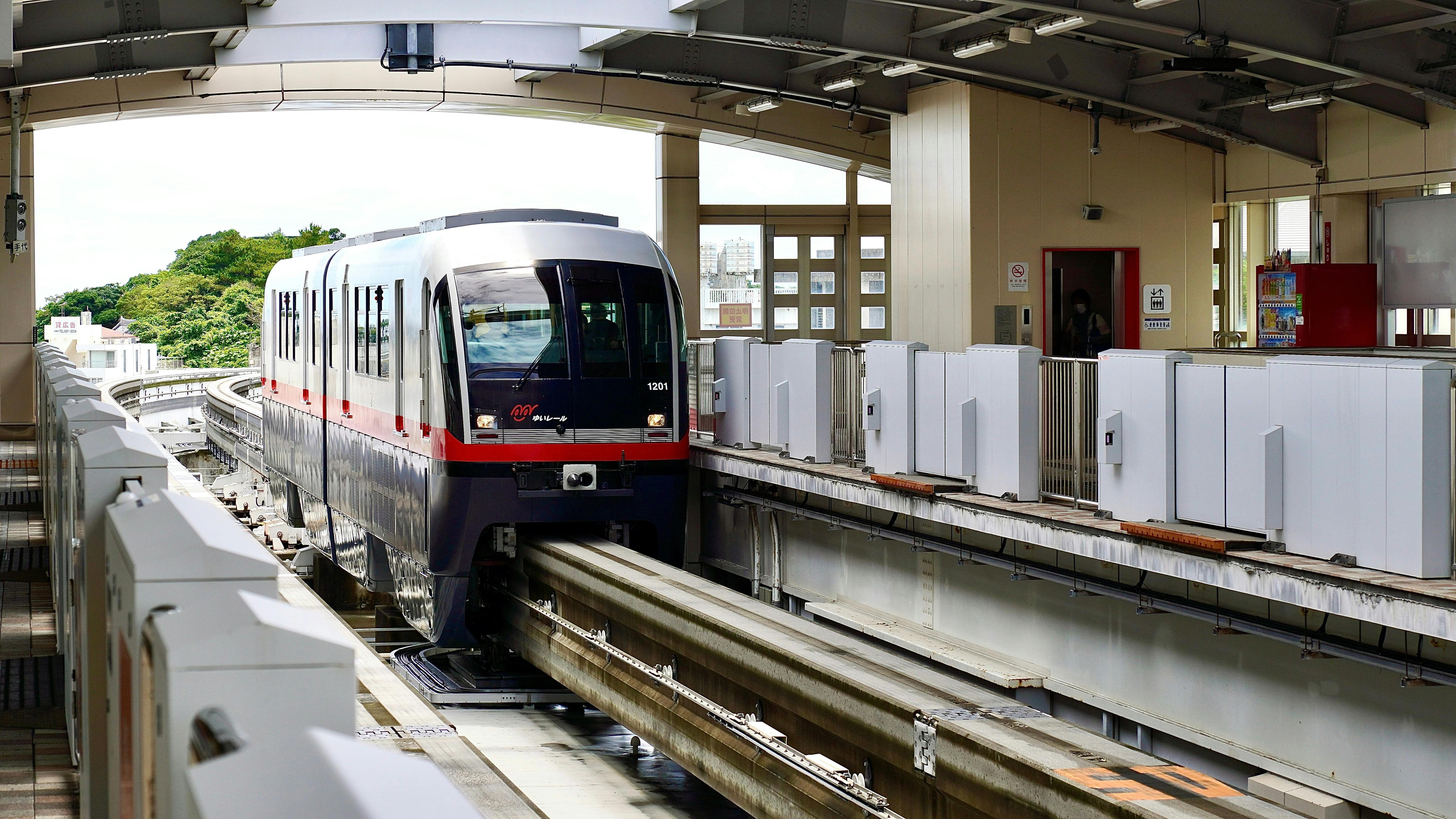 Yui Rail (Okinawa Urban Monorail)