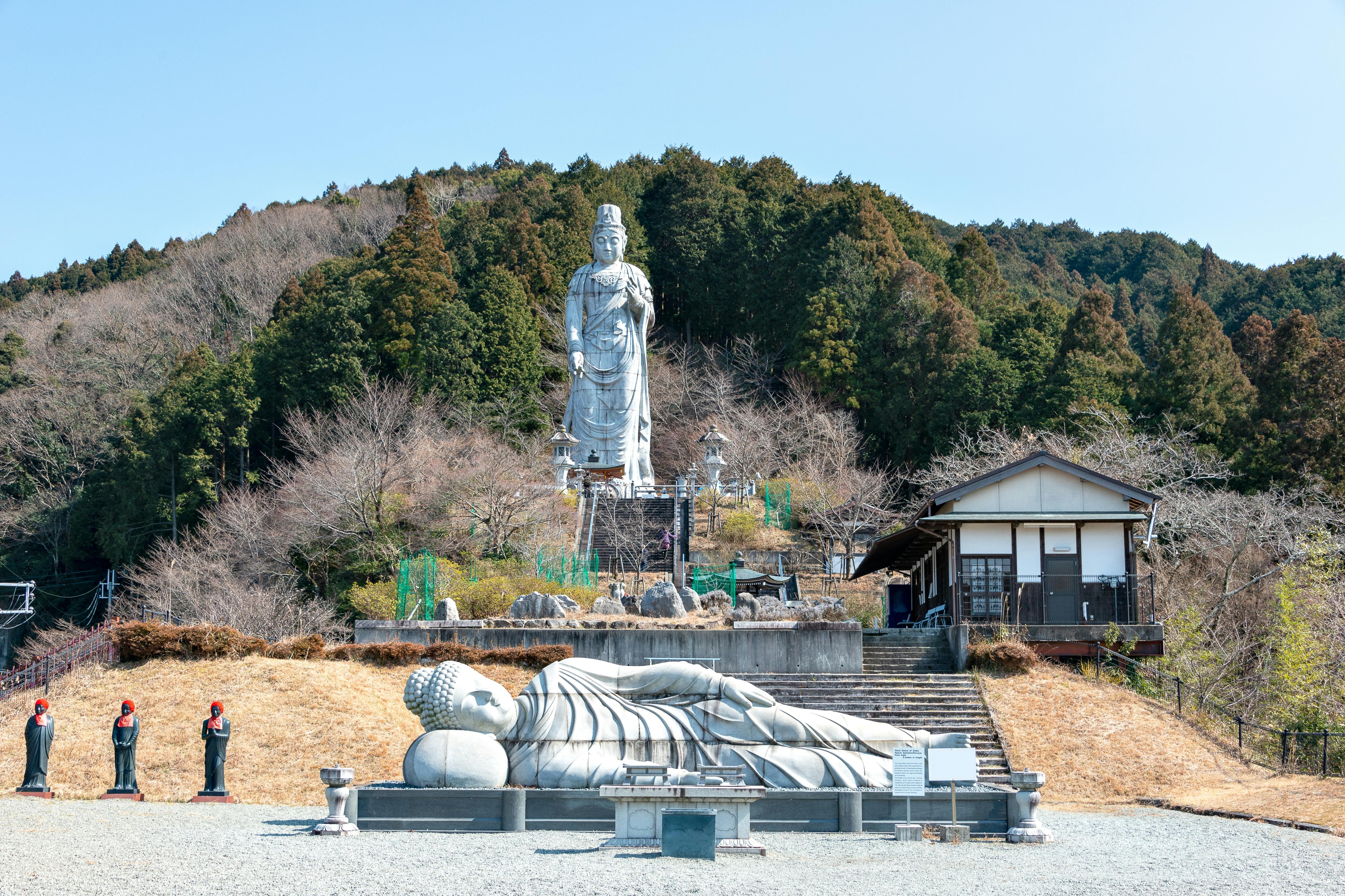 Tsubosakadera Temple