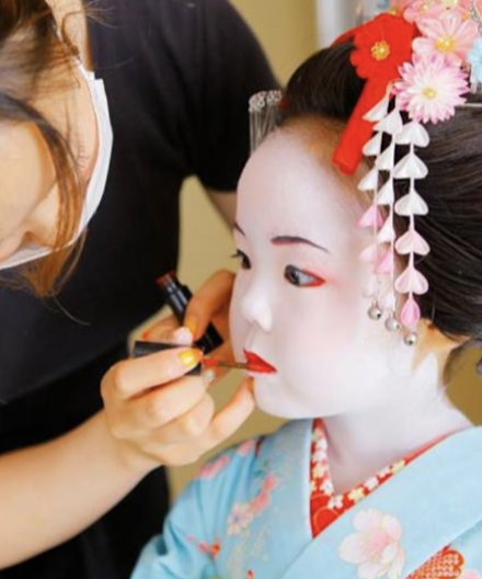 교토 시키 스튜디오에서 어린이 마이코 드레스업 및 사진 촬영