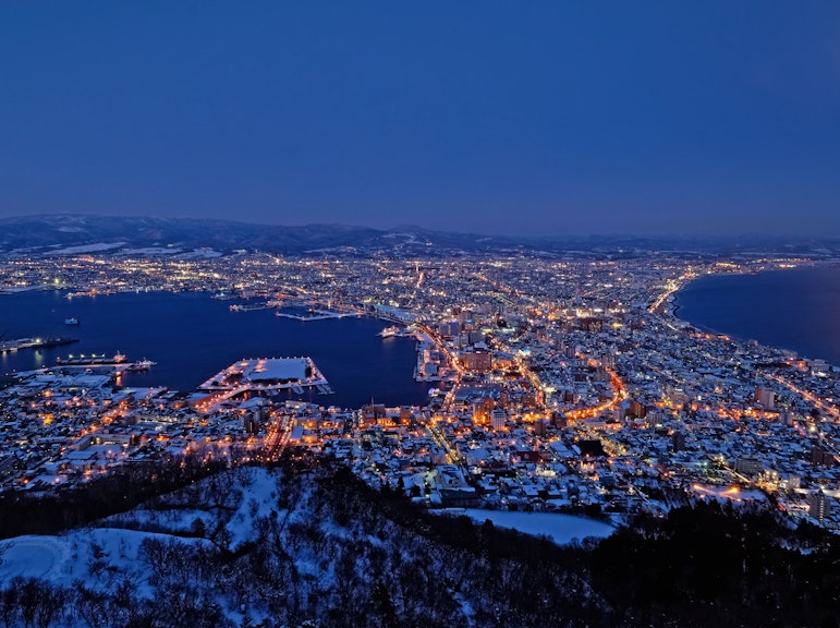 函館山の夜景の醍醐味を体験:五稜郭と湯の川ジャンボタクシー