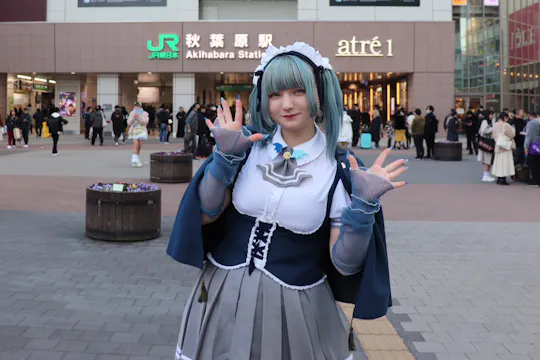 Luna Tour Maid