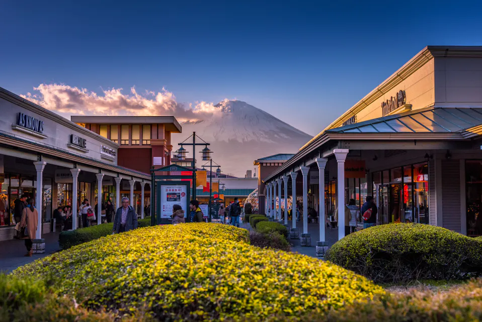 Lake Ashi Cruise and Gotemba Premium Outlets