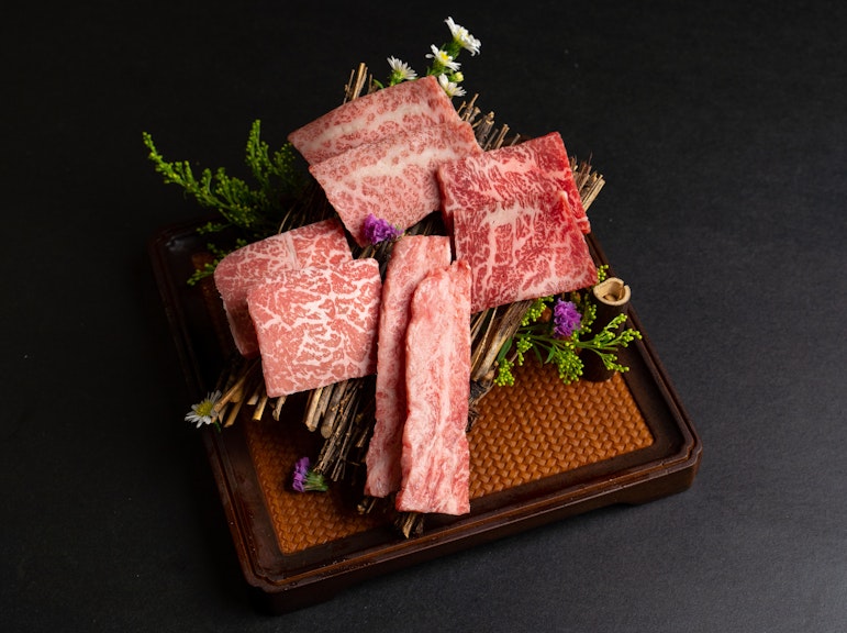 도쿄의 와규 소고기 및 사케 페어링 미식 투어