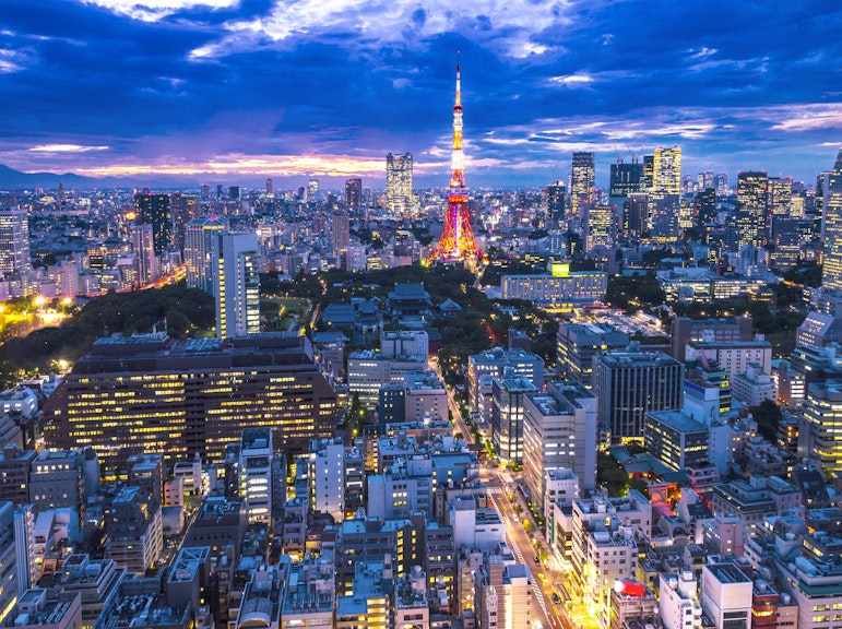 Tokyo Sunset & City Lights Helicopter Cruise (5-Passenger Flight)