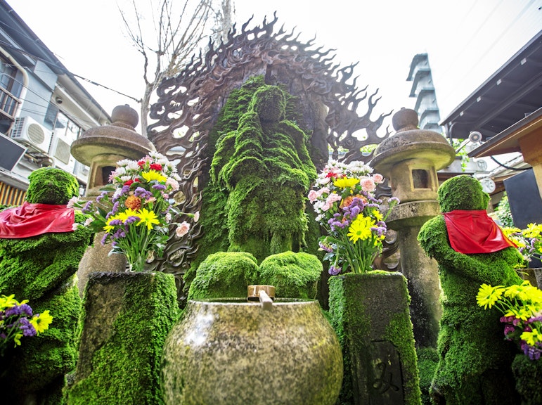 오사카 미나미 현대 도시 반일 개인 가이드 투어