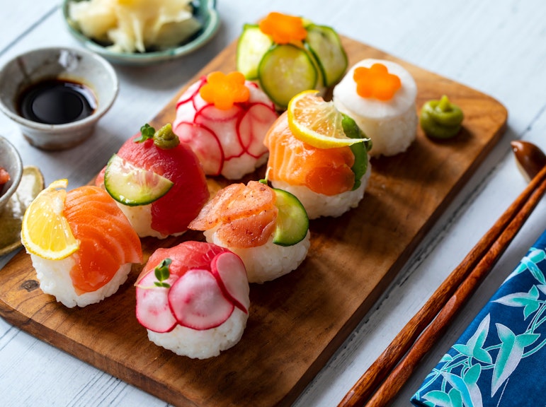 Sushi Making Experience in Shinjuku, Tokyo