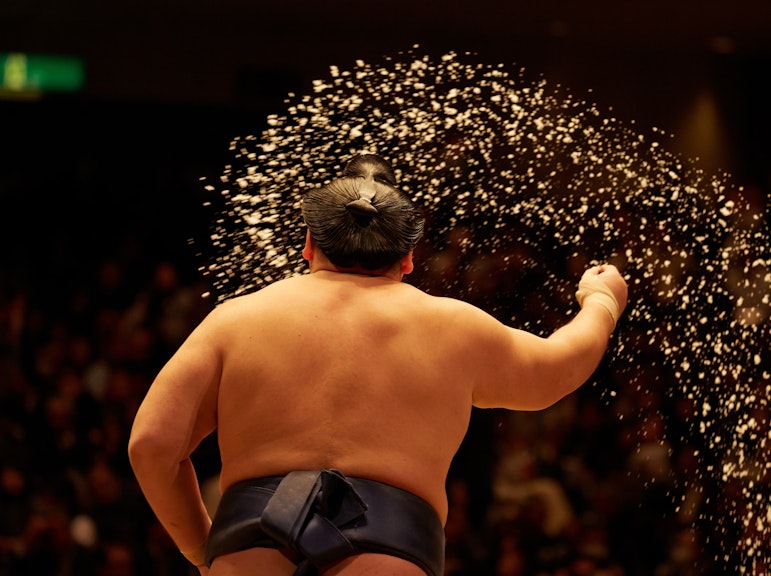 相撲チャンピオンと散歩:浅草と両国のウォーキングツアー