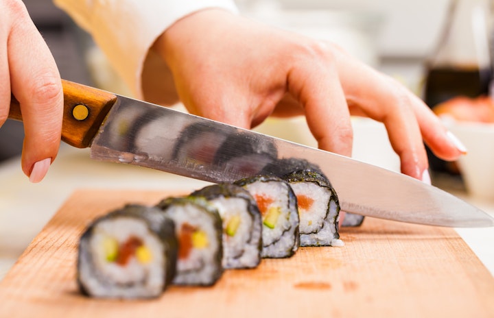 Tsukiji Market Tour & Sushi-Making Experience