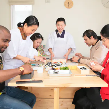 Making Futomaki Lunch Boxes Making Futomaki Lunch Boxes