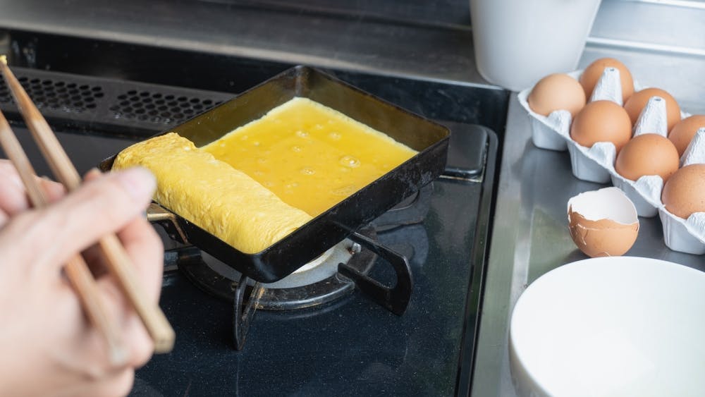Making Tamagoyaki