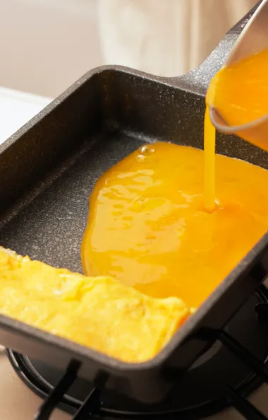 Making Omelet Making Omelet