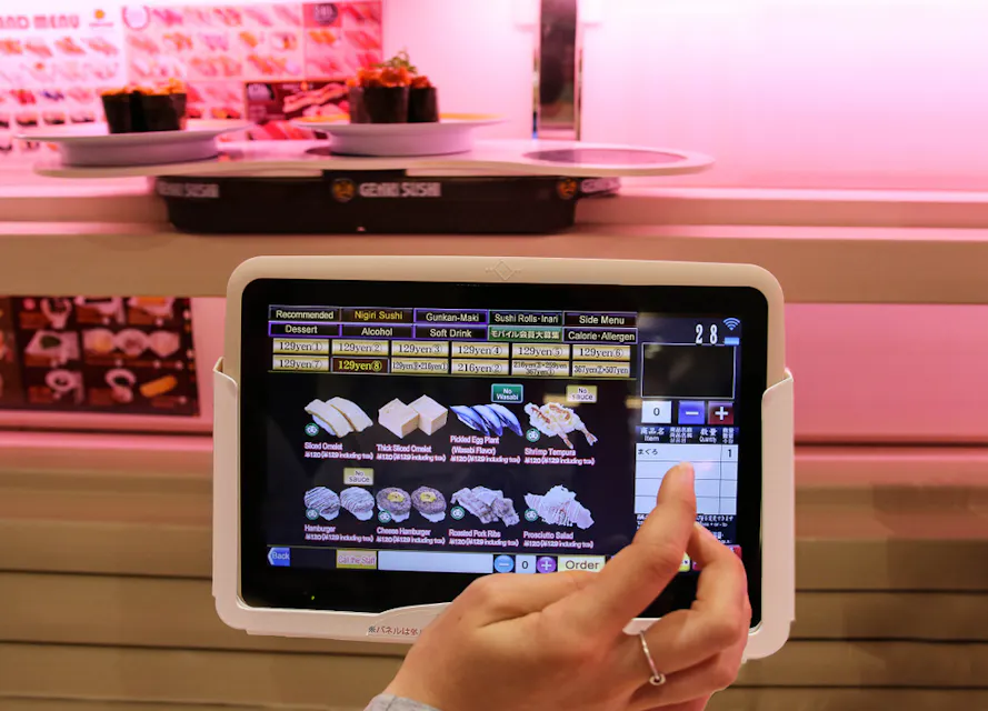 Conveyor belt sushi (kaitenzushi) in Osaka/Tokyo Conveyor belt sushi (kaitenzushi) in Osaka/Tokyo