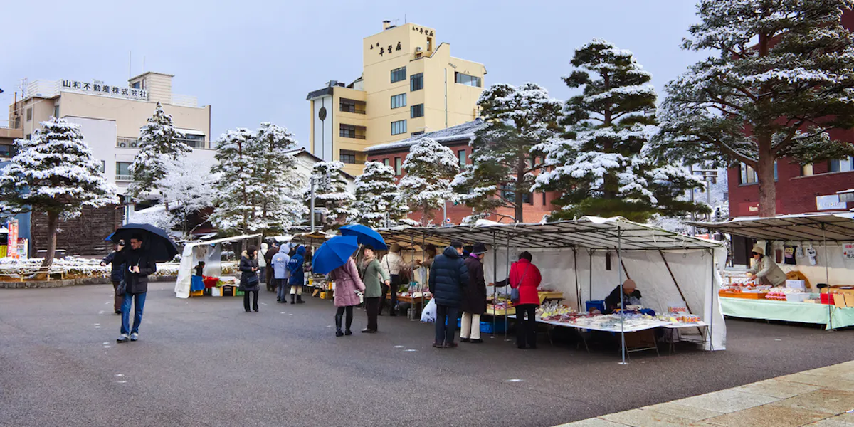 Jinya-mae Morning Market is in front of Takayama Jinya Jinya-mae Morning Market is in front of Takayama Jinya