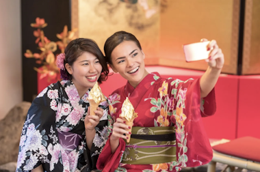 Shirakawa-go and Kanazawa Tour