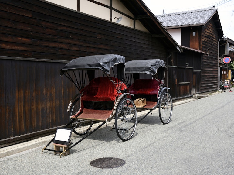 JIDAIYA-Sightseeing Rickshaw Tour in Tokyo
