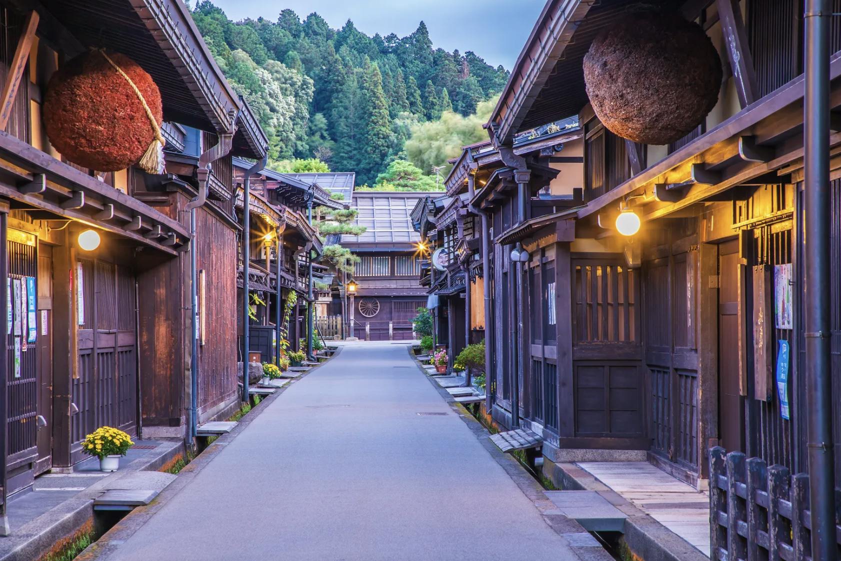 Shirakawago and Takayama Tour