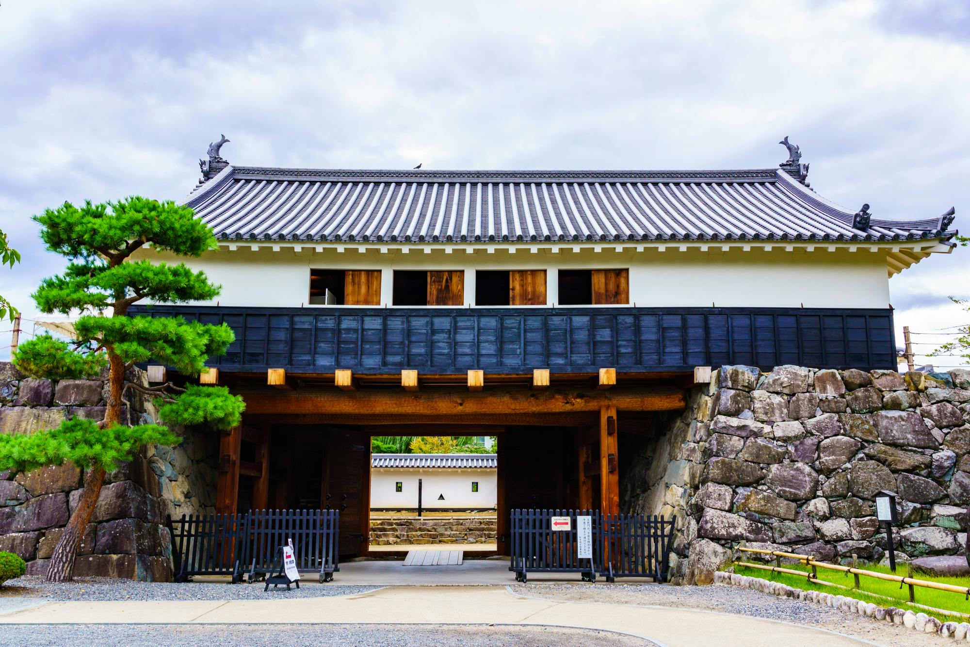 Drum Gate (Taiko-mon) - Matsumoto Castle