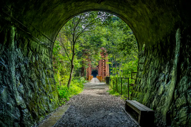 Former Fukuchiyama Line Tunnel Trace
