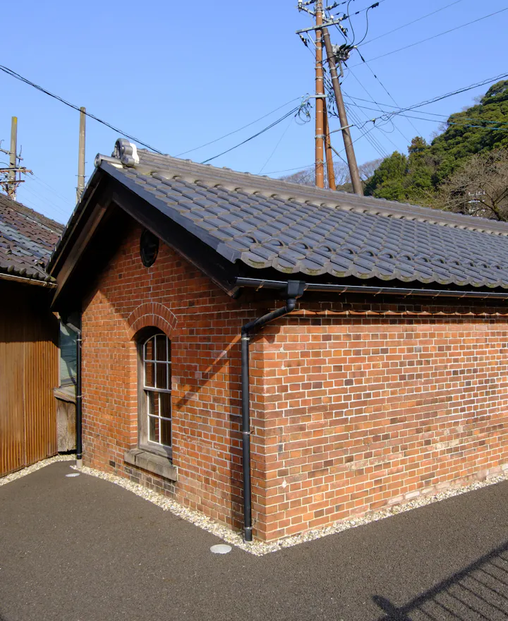 Former Tsuruga Port Station Lamp Hut Former Tsuruga Port Station Lamp Hut