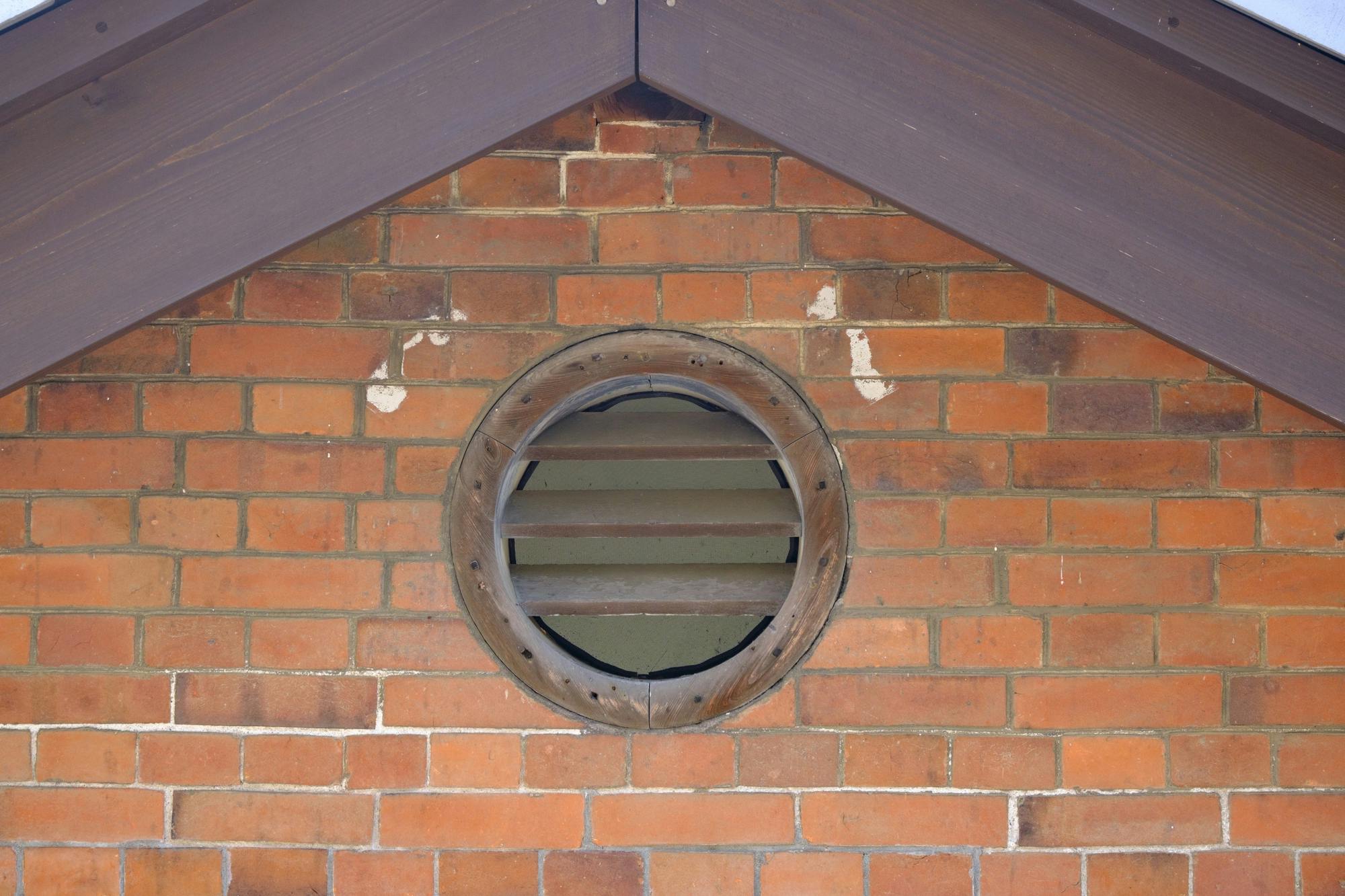 Former Tsuruga Port Station Lamp Hut