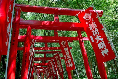 Hana no Iwaya Shrine
