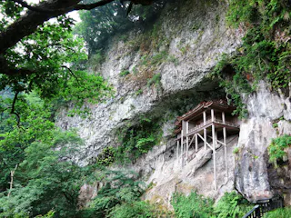 Nageire-dou Temple (Okuin Nageiredou)