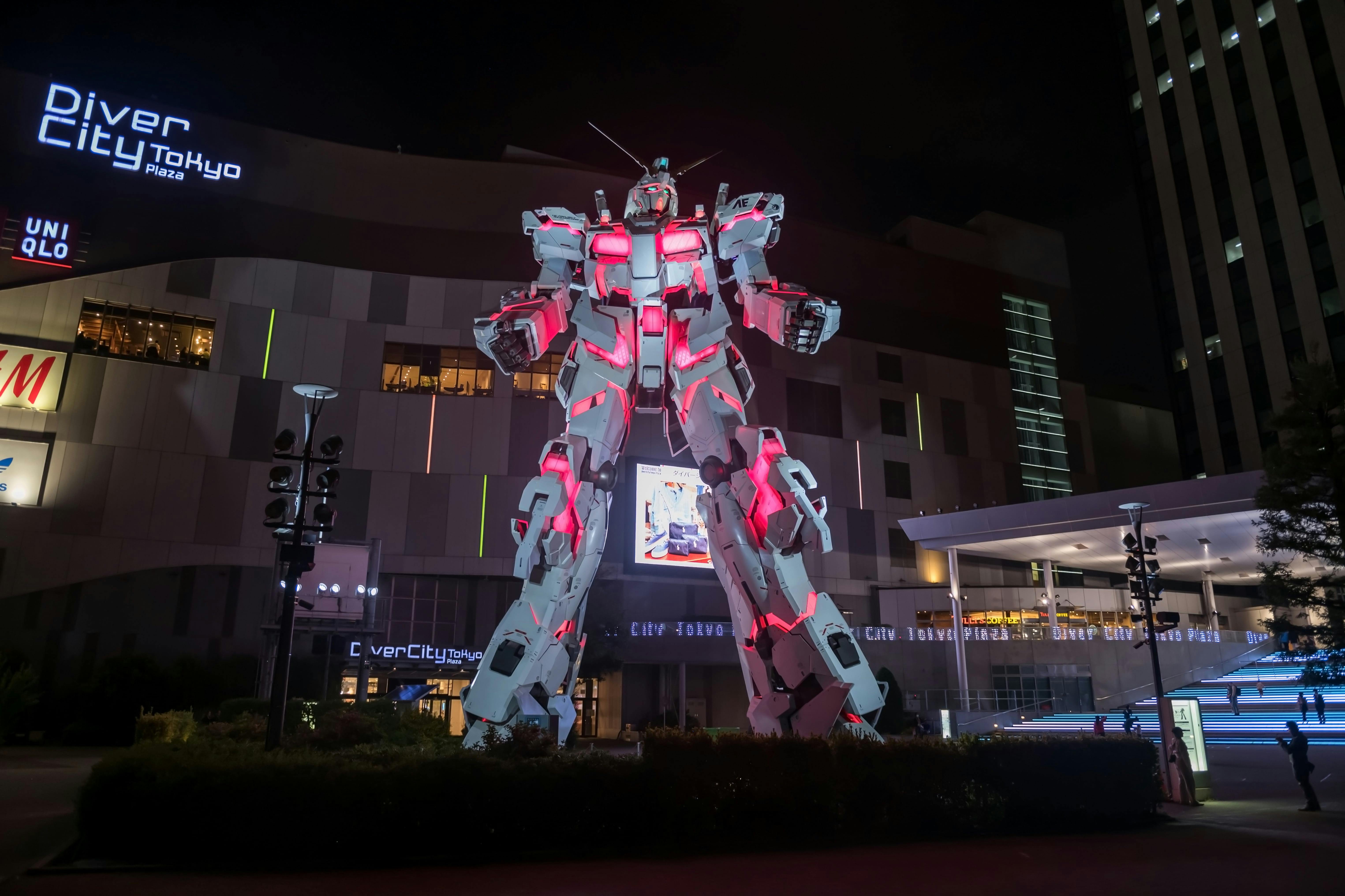Unicorn Gundam Statue