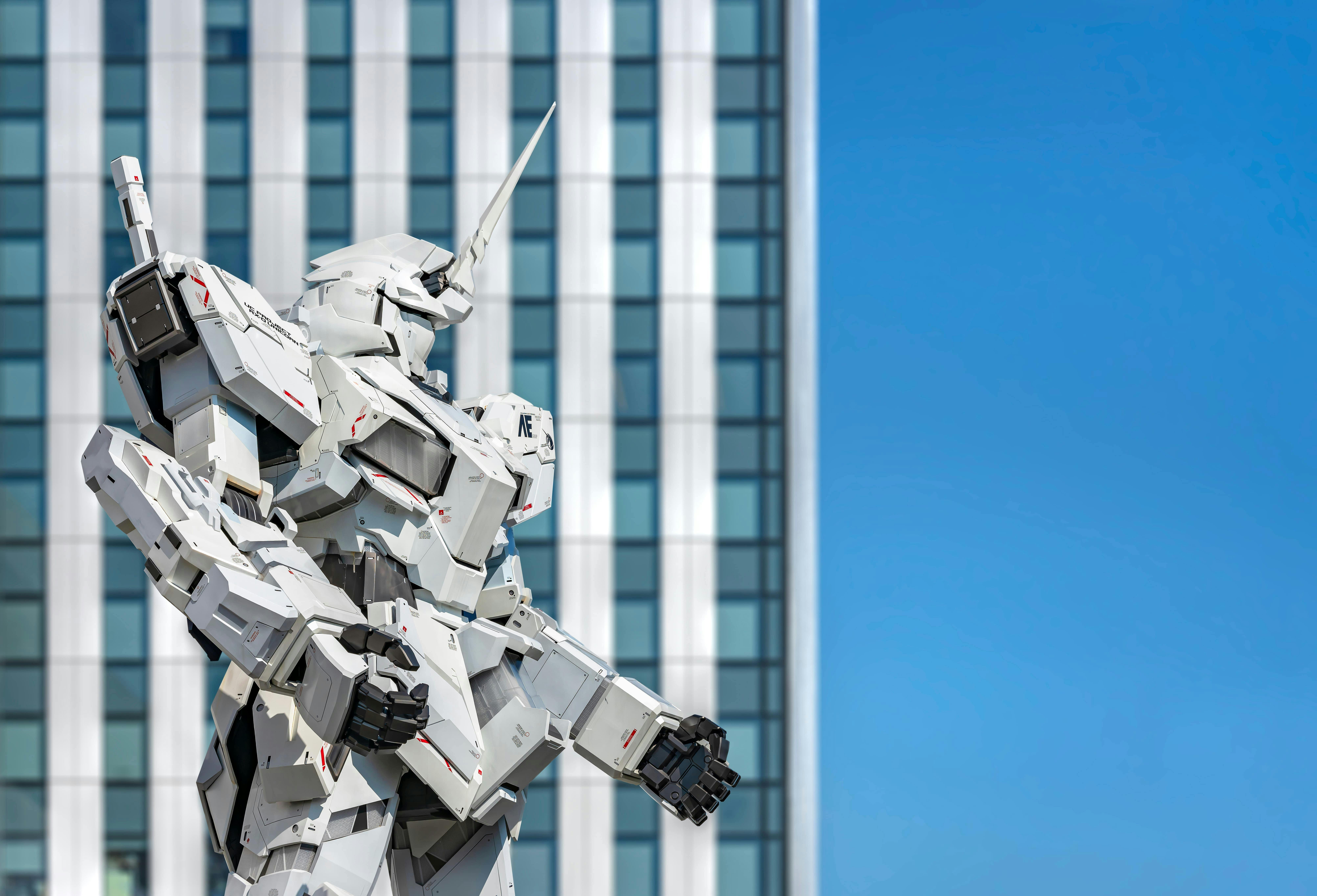 Unicorn Gundam Statue