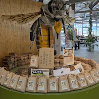 Yamada Bee Farm Honey Bee Farm