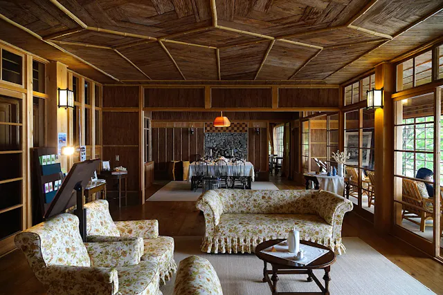 Italian Embassy Villa Memorial Park