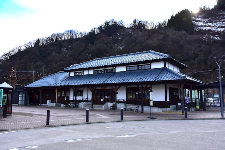 Katsuyama Station