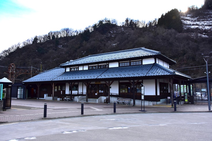 Katsuyama Station