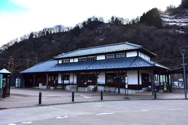 Katsuyama Station