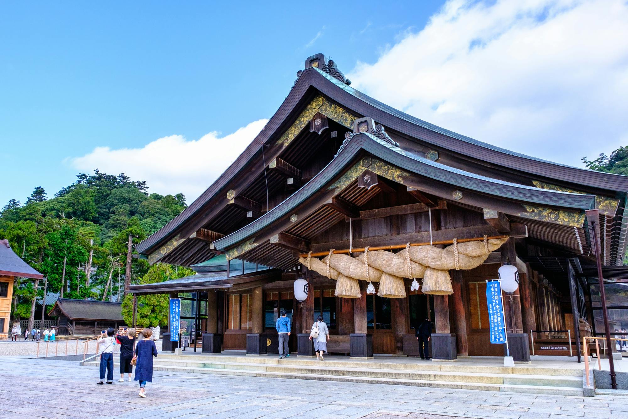 Izumo Taisha Sacred Walking Tour: Gods, Myths & Hidden Shrines