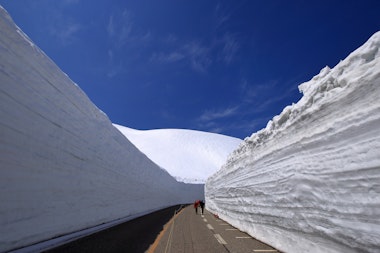 Snow Corridor (Yuki-no-Otani)